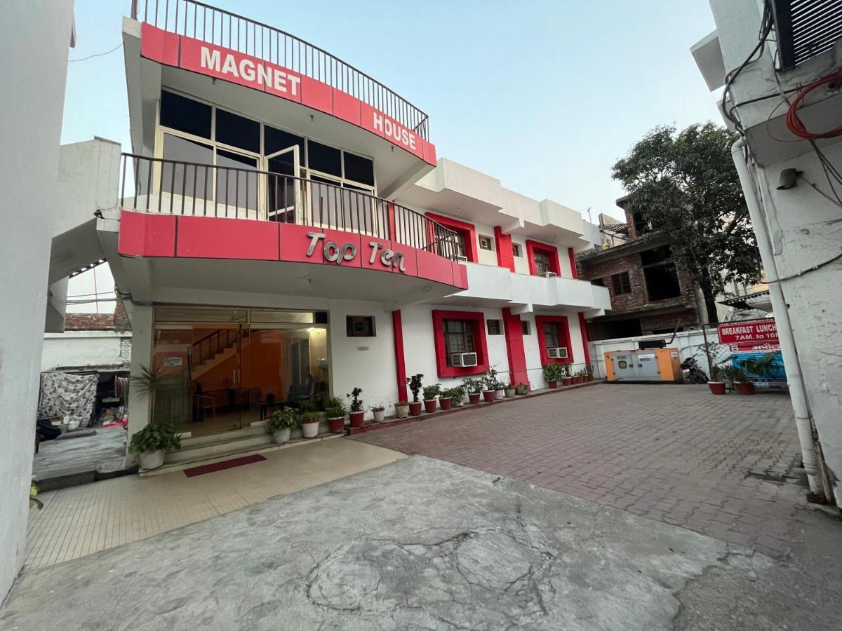 Hotel Magnet House Дехрадун Екстериор снимка
