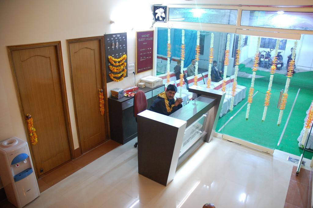 Hotel Magnet House Дехрадун Екстериор снимка