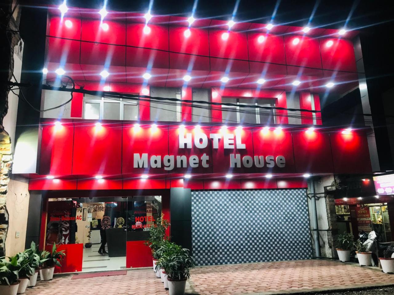 Hotel Magnet House Дехрадун Екстериор снимка